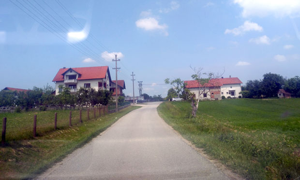 ТРАГЕДИЈА КОД ЛОЗНИЦЕ: Пресудио себи са осам убода ножем у груди!